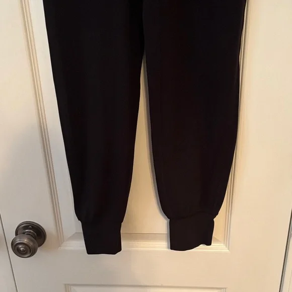 Lululemon Women’s Black Align High Rise Joggers size 4 - Picture 4 of 7